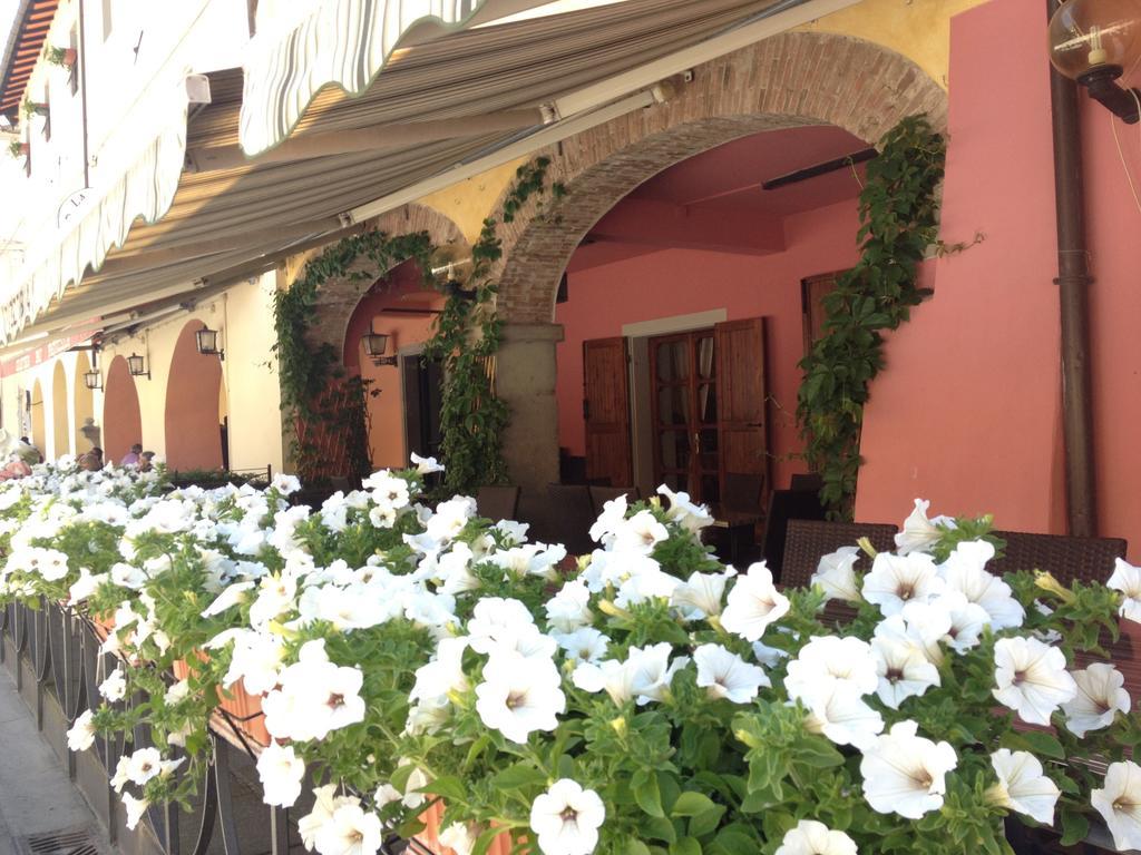 Albergo Ristorante La Rocca Firenzuola Exterior foto